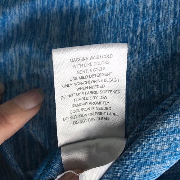 Men’s Shirt- Size Large - Picture 4 of 5